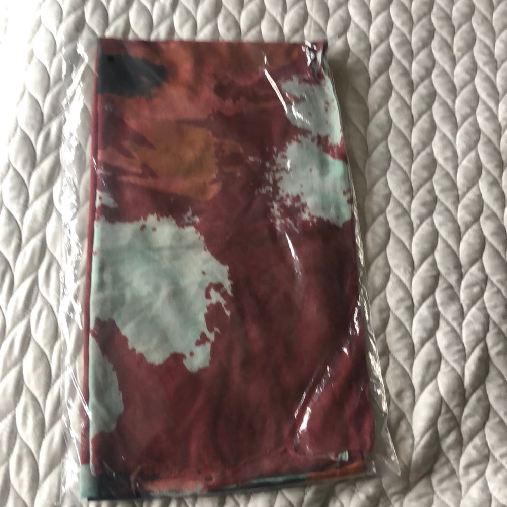 NEW Burgundy scarf